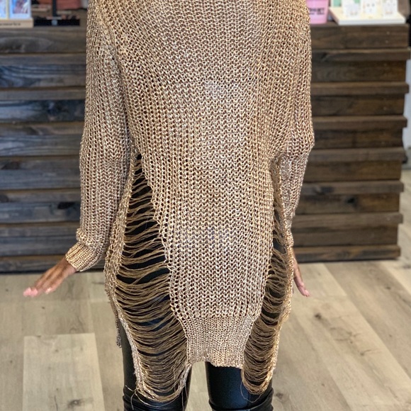 🚨SALE🛍Rose Gold Multi Functionally Top - Picture 2 of 6